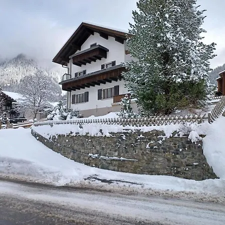 Herlinde Apartment *